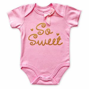 Pañalero Camiseta color rosa para bebé niña con leyenda So Sweet y moño de 100% algodón, recién nacida meses